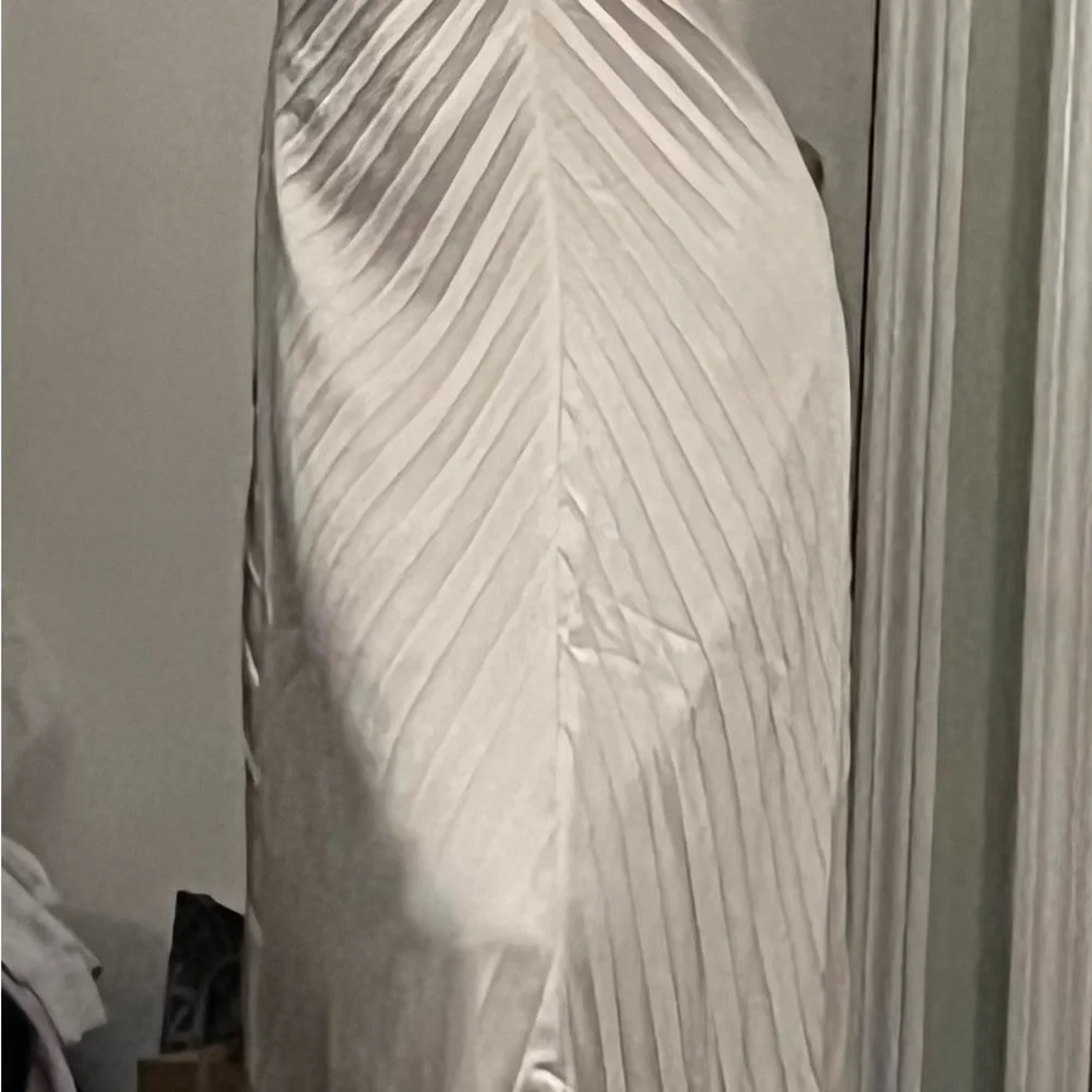 NWT - The A&F Giselle Sunburst Pleated Maxi Dress - Picture 9 of 11